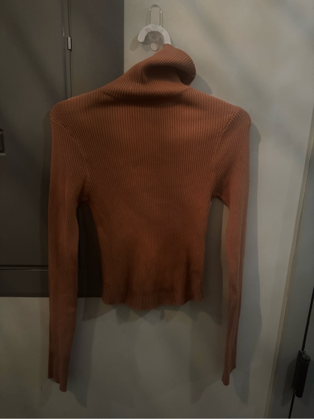 Robbed Cropped Turtleneck Sweater in Rust, Size Small